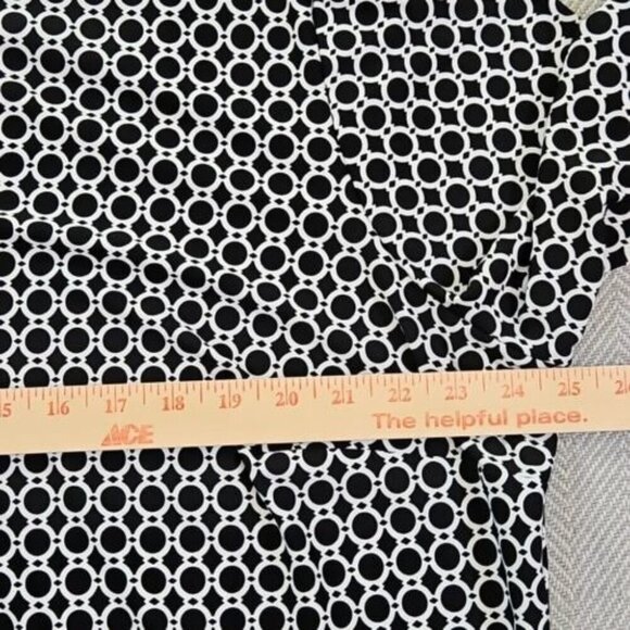 Tacera Dress Women's 3X Black White Geometric Shift Midi 3/4 Sleeve Comfort EUC - Picture 7 of 10